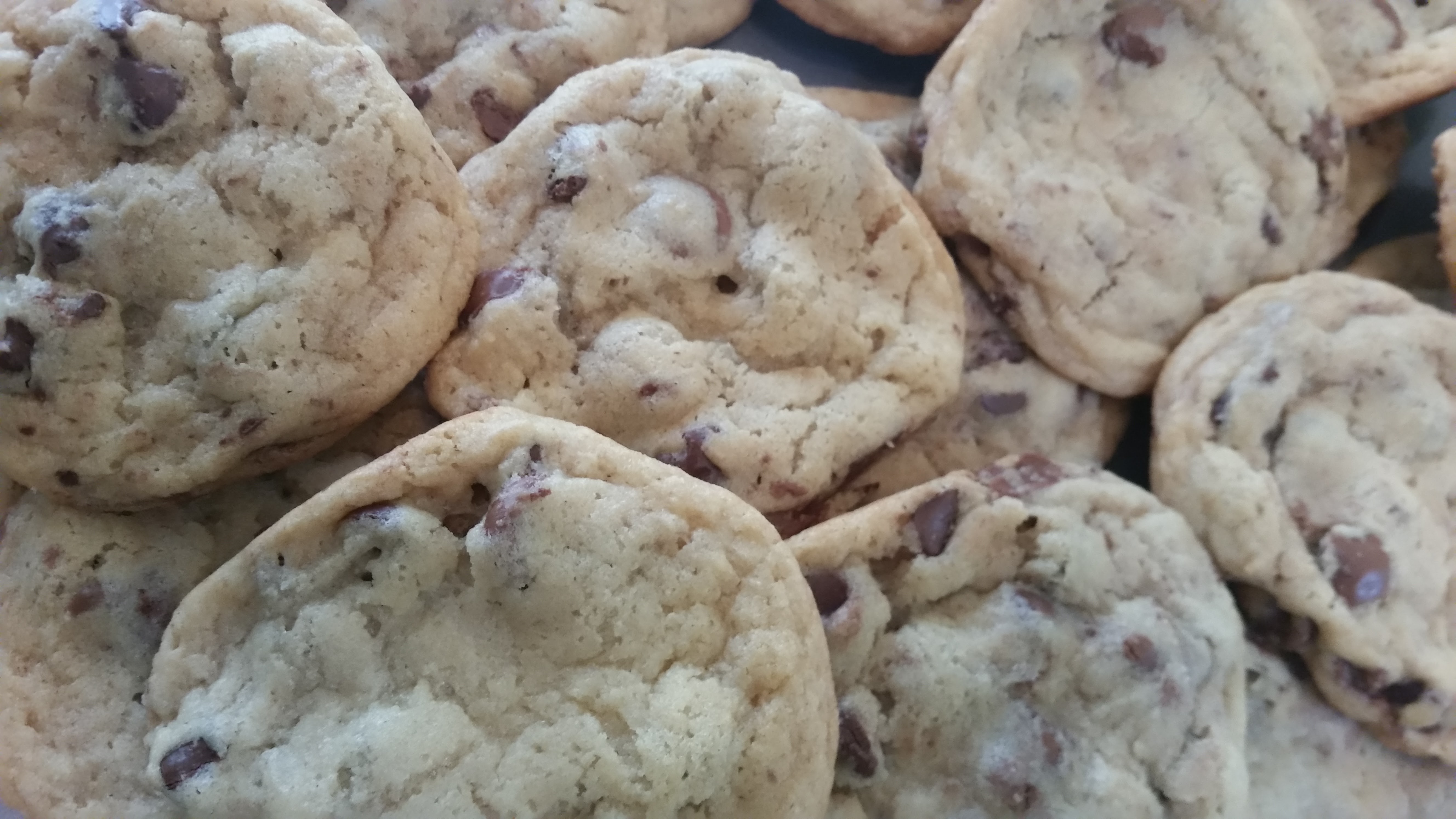 chocolate-chip-cookies-pile-